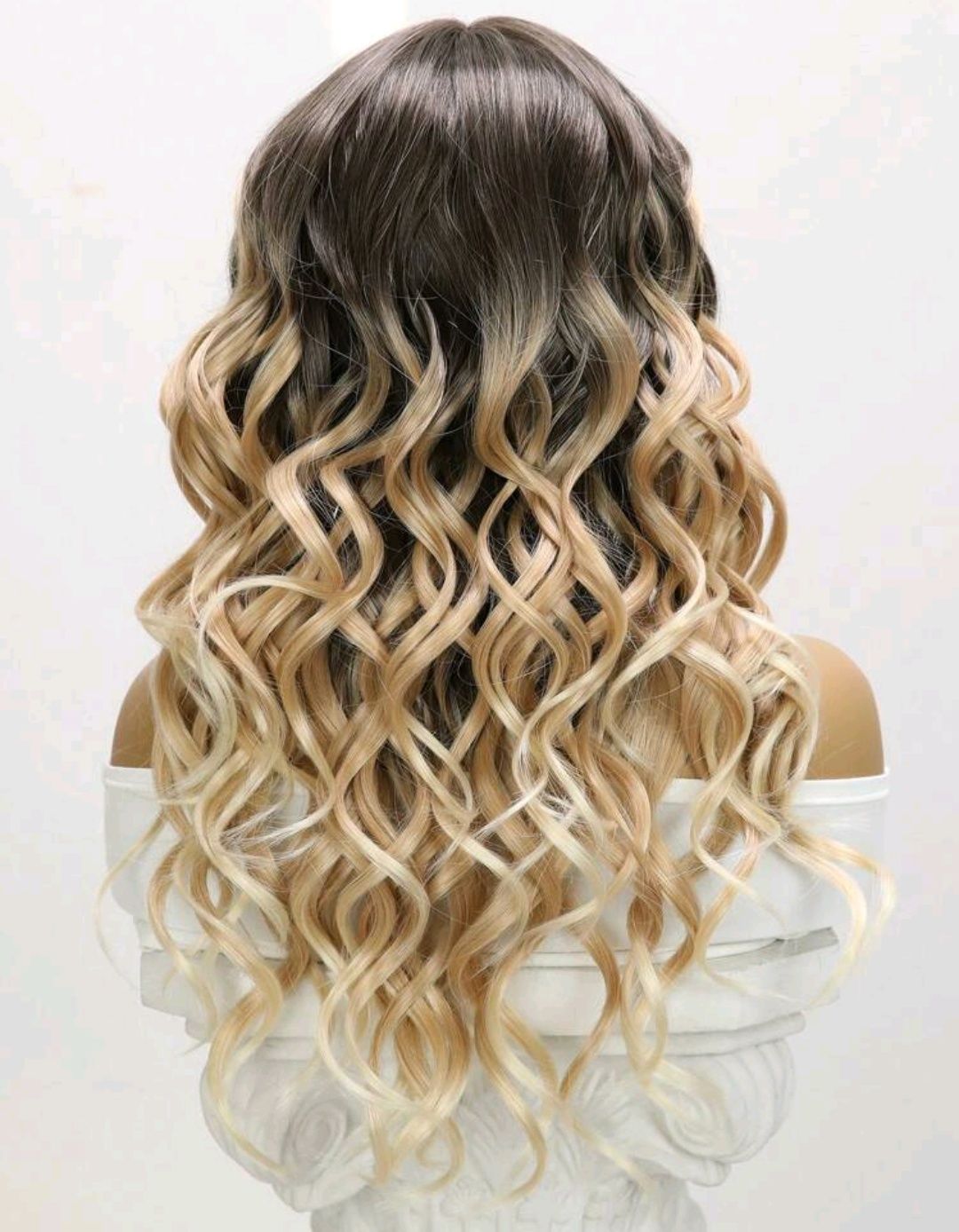 Peruka blond z odrostem kręcona darmowa.dos.
