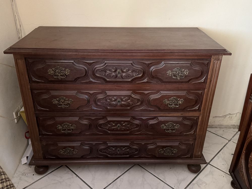 Comoda de madeira