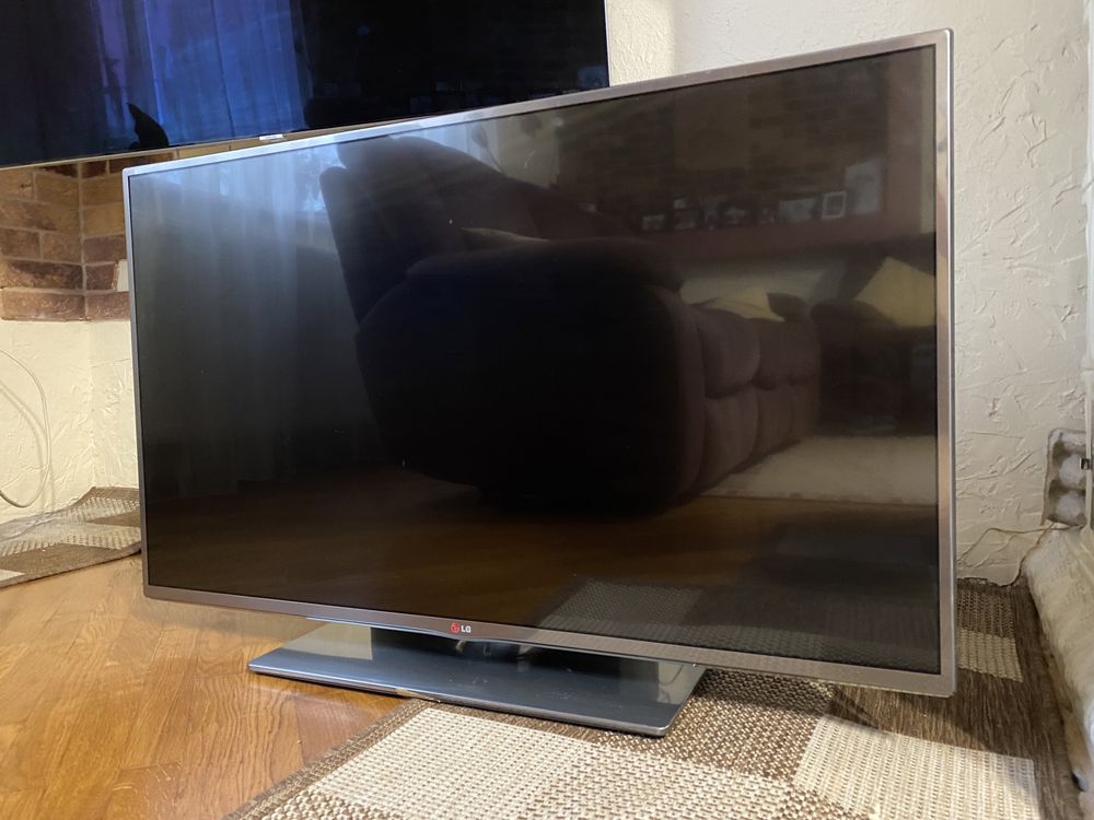 Телевізор smart tv LG 42 LB656V