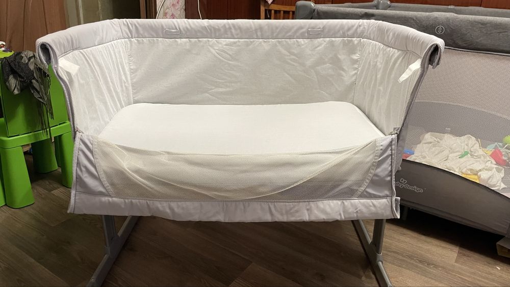 Приставне ліжечко Chicco next2me
