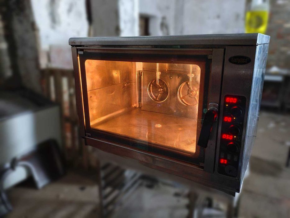 Продається професійний пароконвектомат Unox XB403G + Підставка