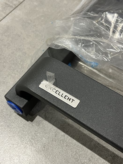 Grzejnik łazienkowy Excellent 50 x 84 cm, przyłącze 470 mm