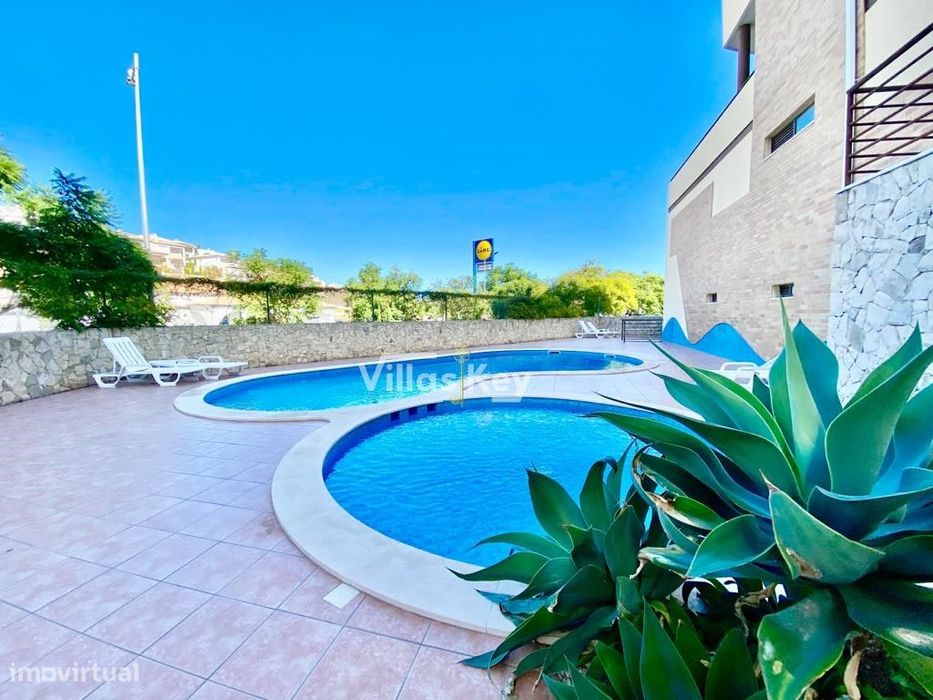 Apartamento T3 com piscina e garagem, perto do centro de Lagos.