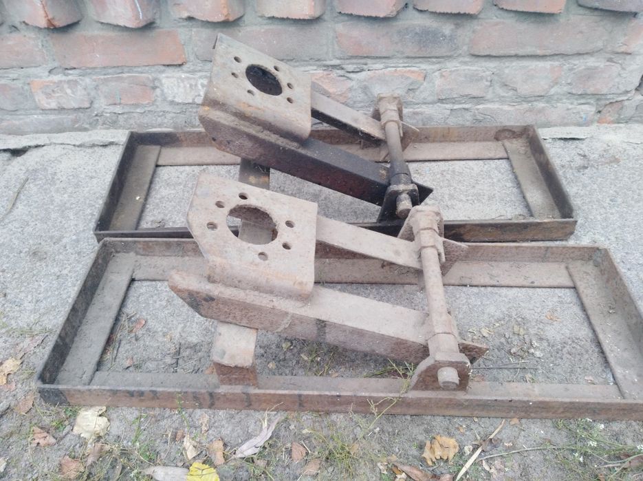 Пристрій для перекидання авто.