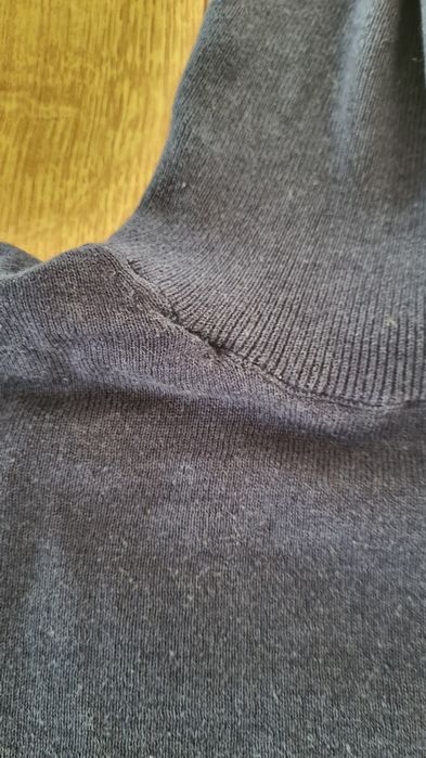 Golf Massimo Dutti.  Wełna i Jedwab. Rozmiar L / M. Granatowy