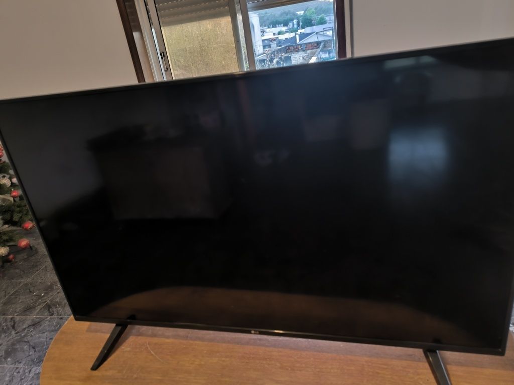 Vendo televisão com 1m e 12cm