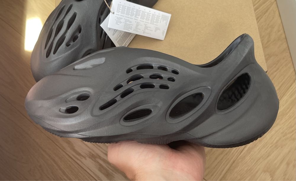 Buty Adidas Yeezy Foam Runner Onyx 40,5