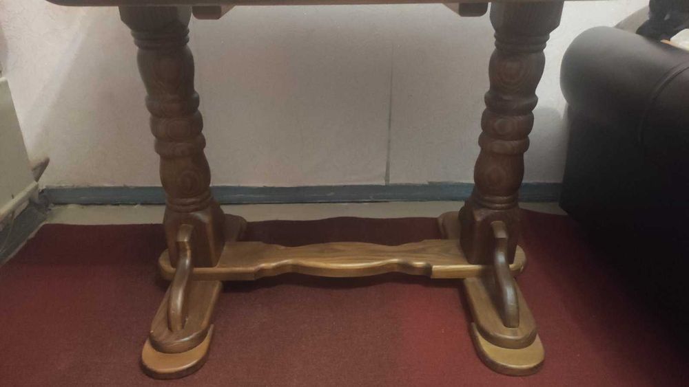 Стіл дерев'яний і 4 стільці