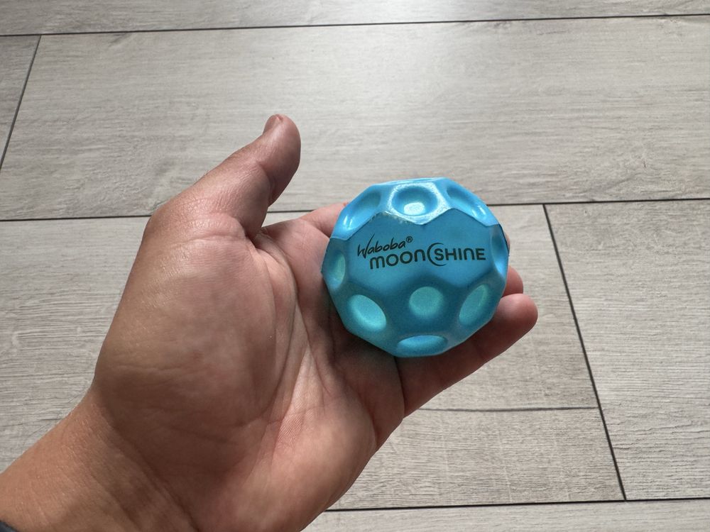 Оригінальньні мʼячі MOONBALL Waboba