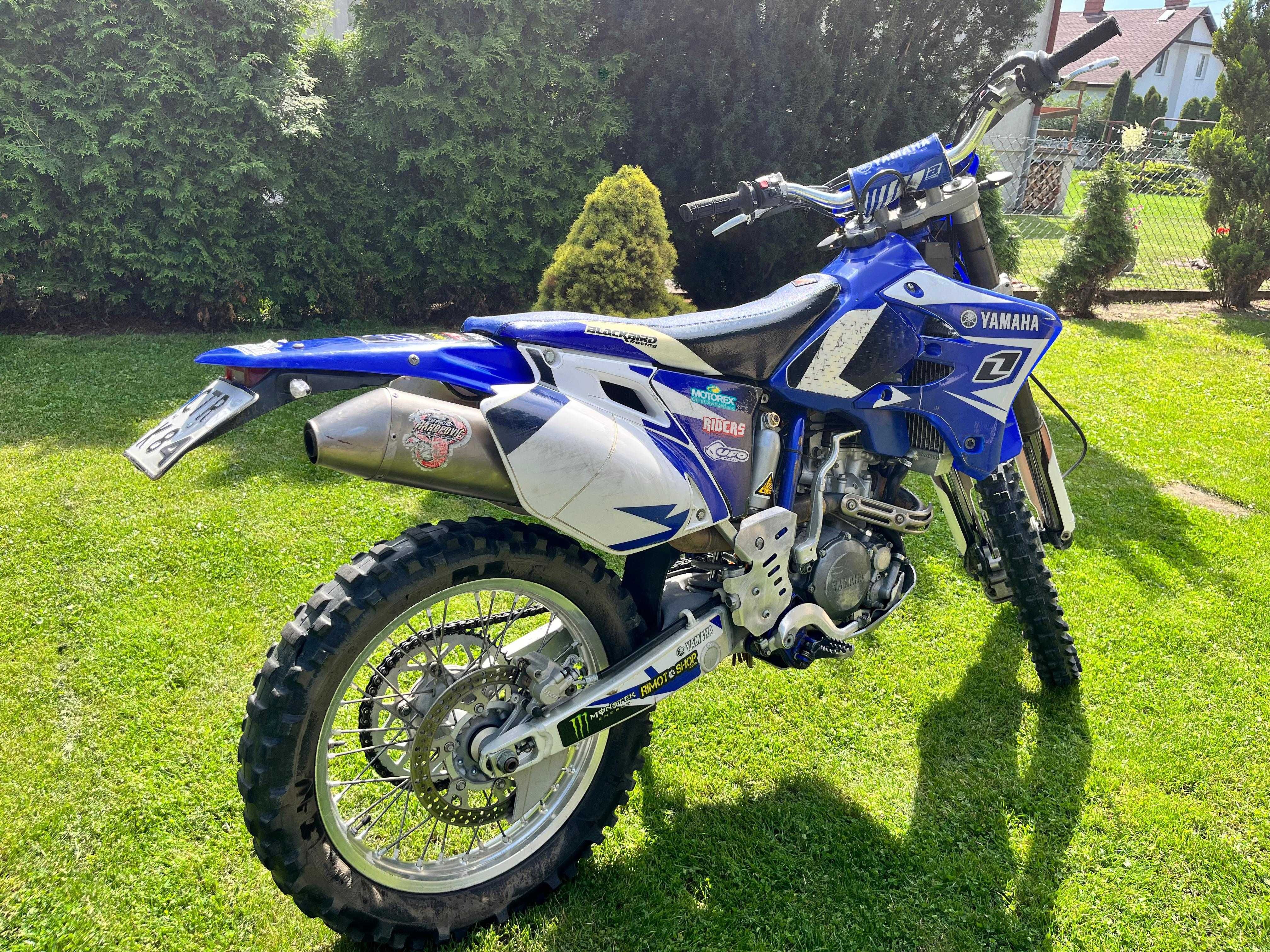 Cross Yamaha motor