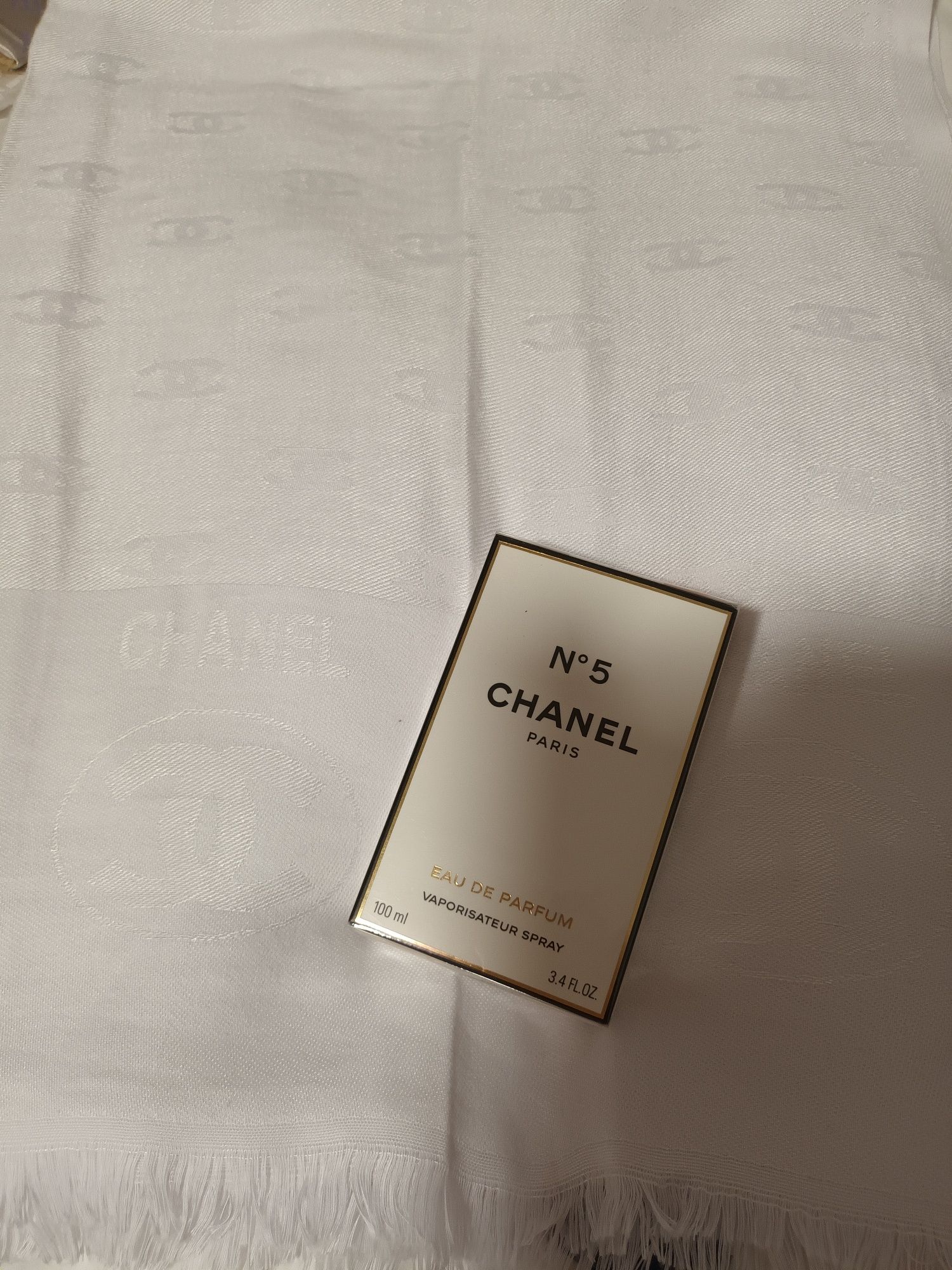 Elegancki, oryginalny, duży szal oversize CHANEL