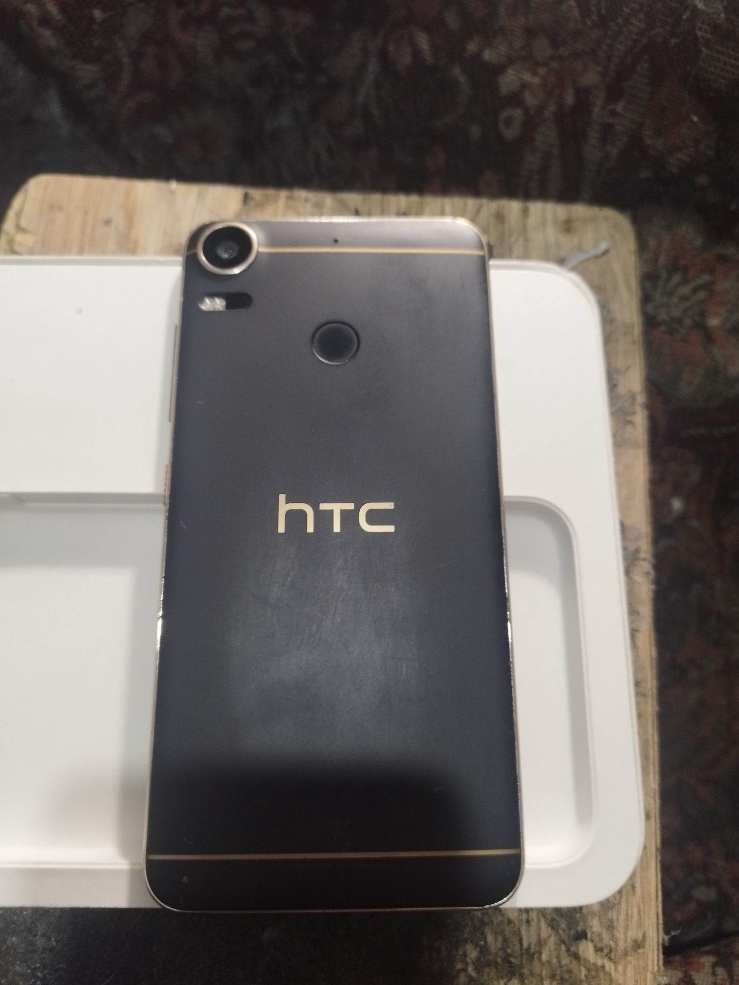 Продам HTC desire 10pro