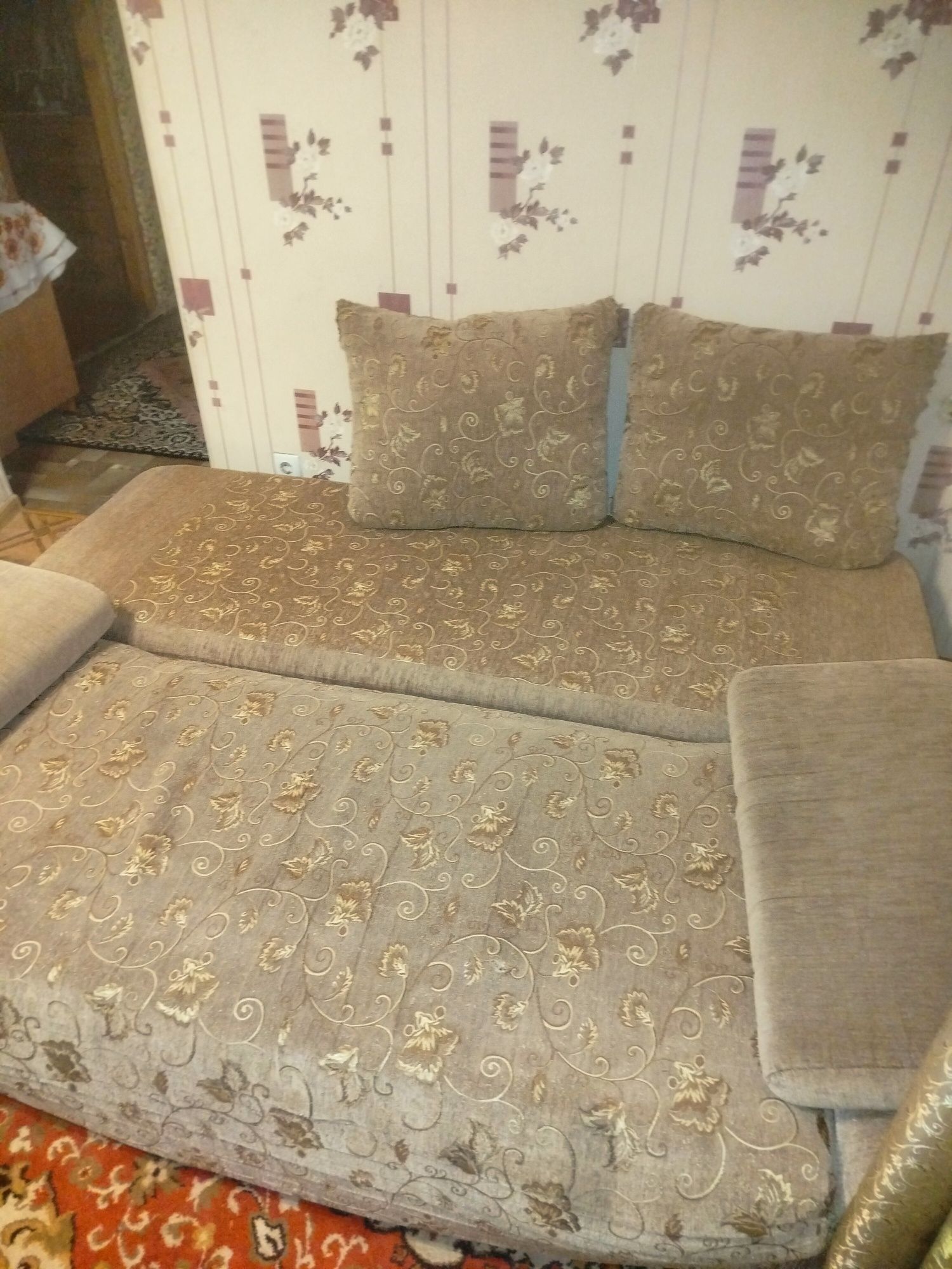 Продам діван в гарному стані