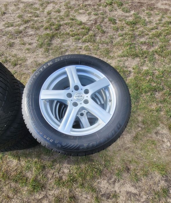 1) 225/60 R17 114,3  2) 235/65 R17  5,108