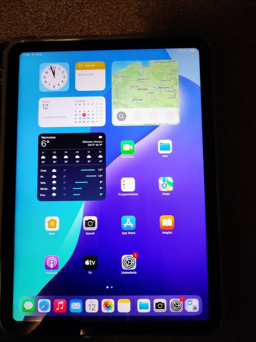 iPad 10 generacji z etui, 10.9", 2024 rok  64 GB pamięci plus szkło