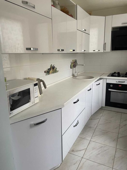 59000 пр.ГАГАРИНА 45а Продам Укомплектованную 3 комн кварт,3 этаж!AS