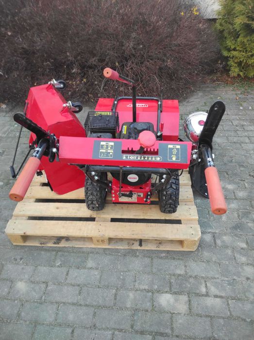 Zamiatarka Odśnieżarka Hecht 8616 SE