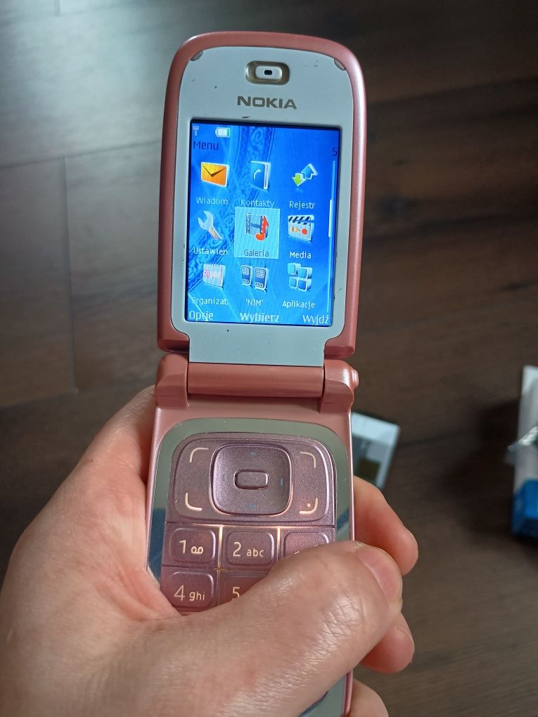 Nokia 6131 w stanie bardzo dobrym.