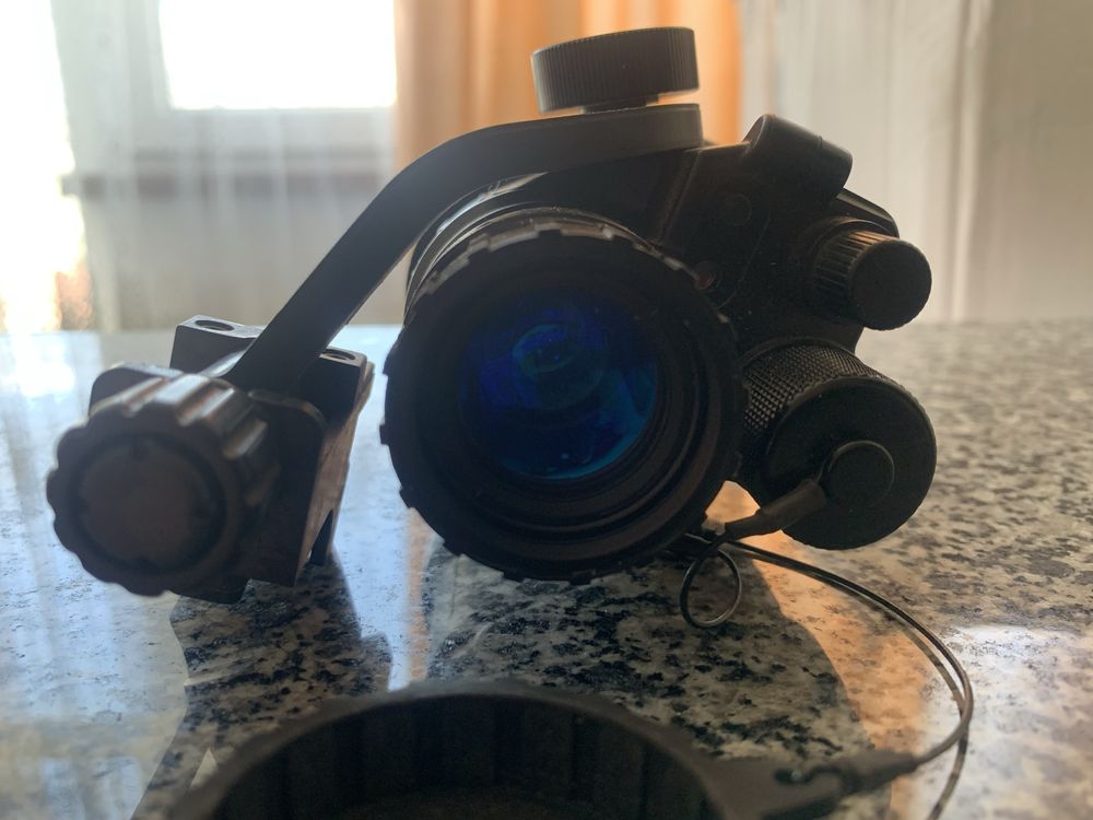 Прилад нічного бачення PVS-14
