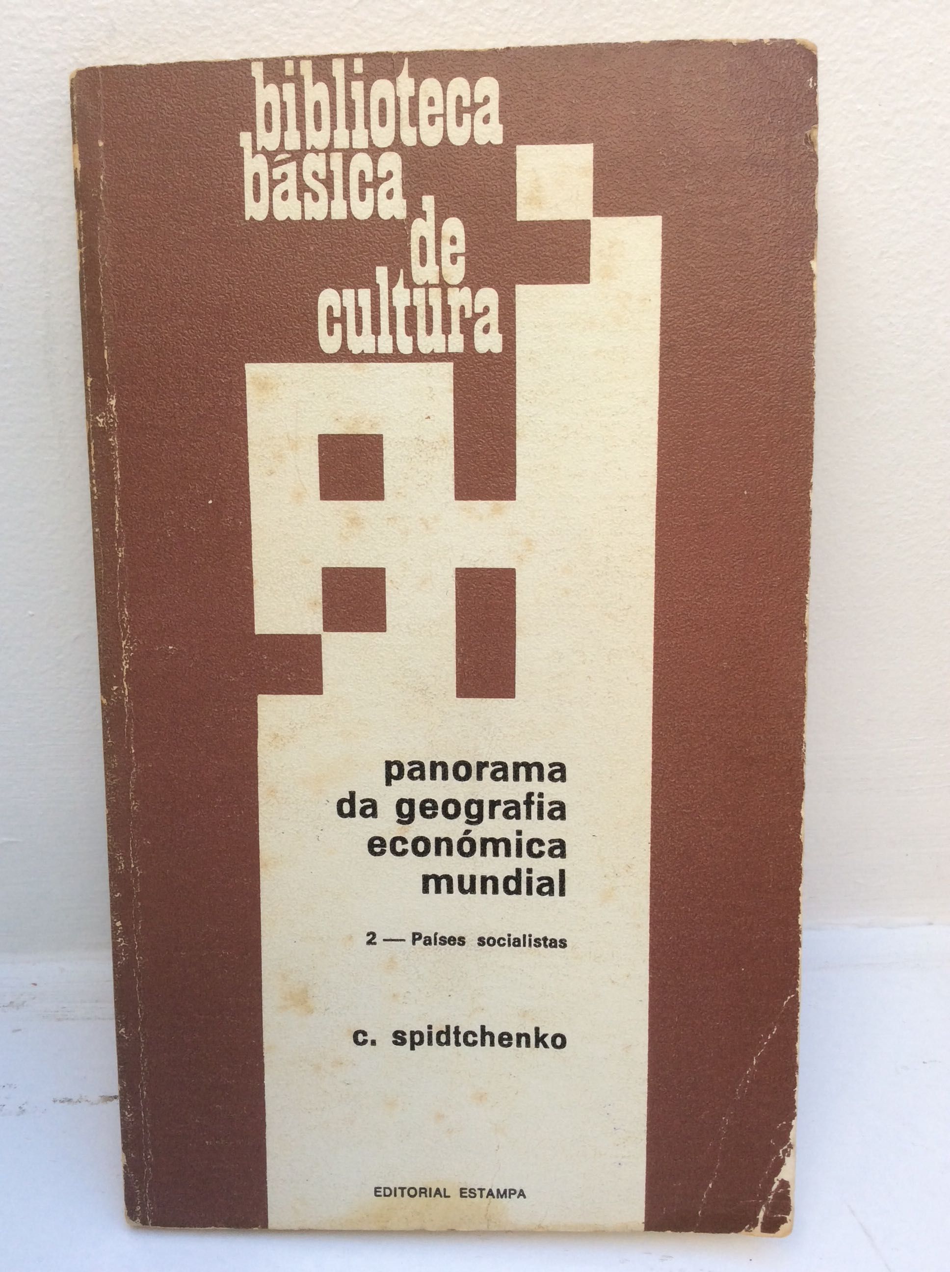 Lote de 2 livros de 1974 - “Panorama da Geografia económica mundial”