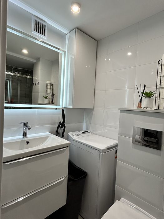 Zadbane mieszkanie po remoncie 2 pokoje balkon-Centrum Miasta