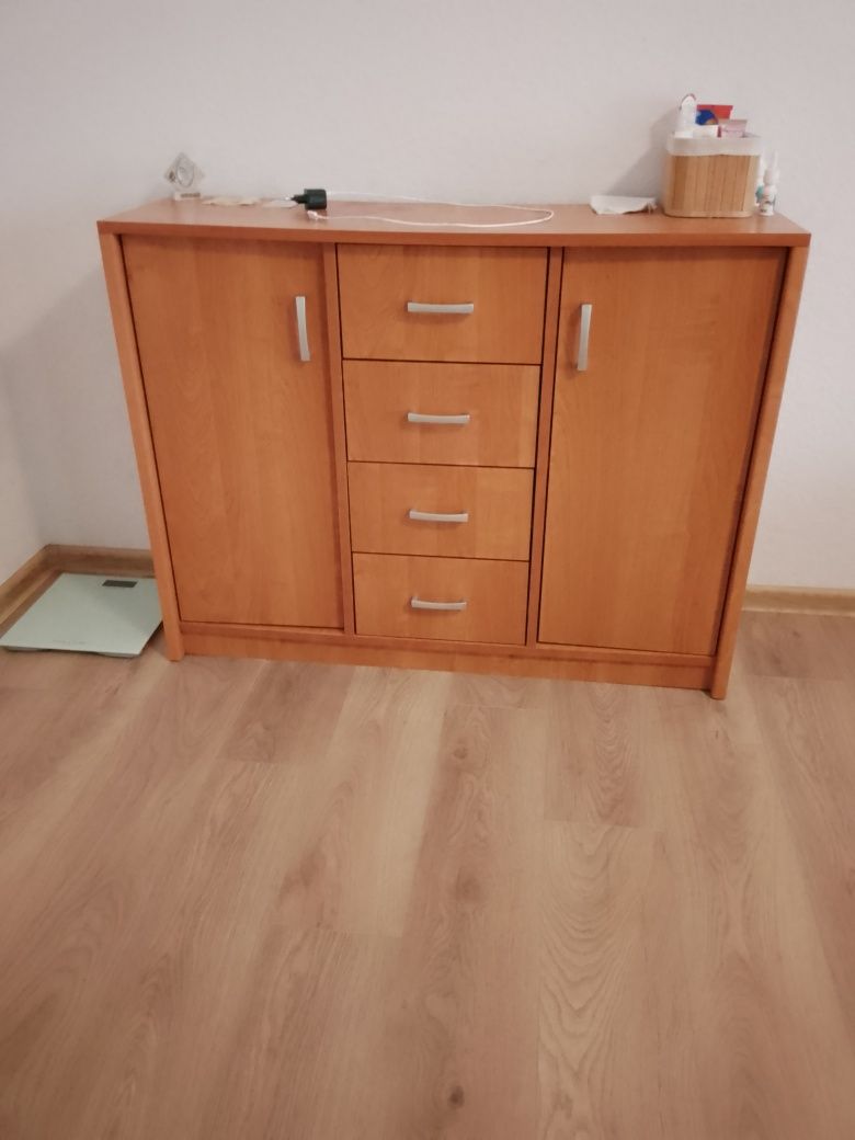 Pojemna Komoda..