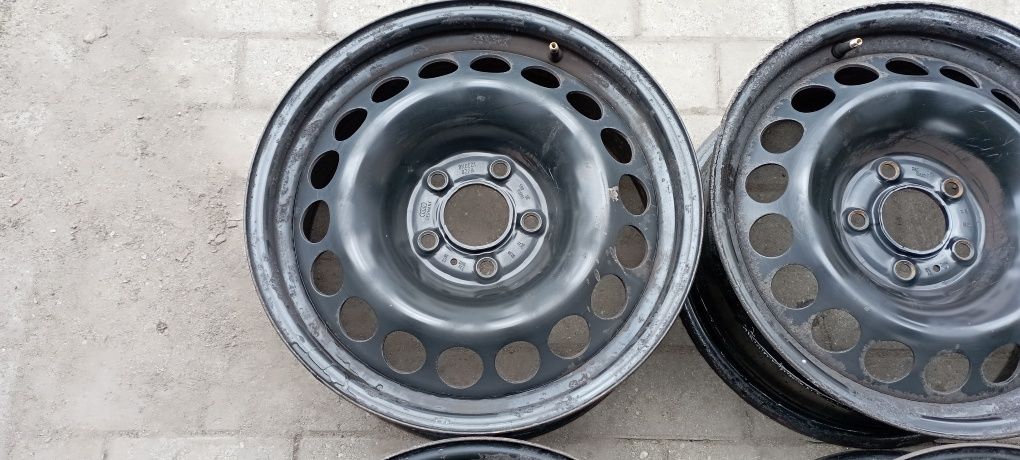 Felgi stalowe 5x112,R16,ET39,7j Audi A4 B8