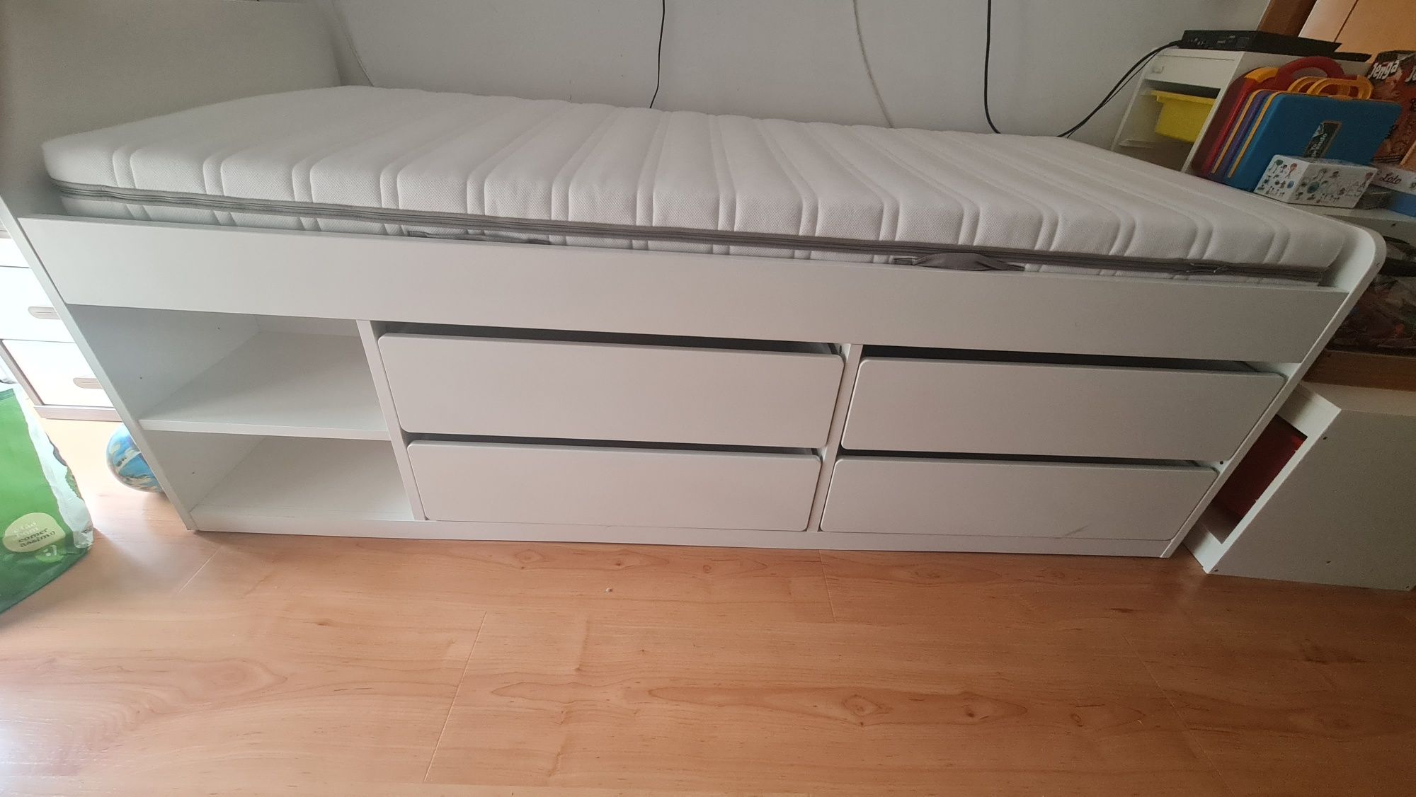 Cama de solteiro como nova