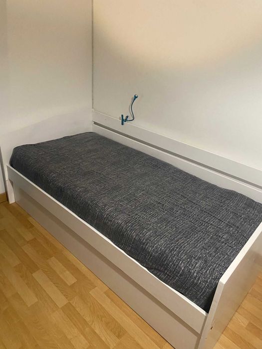 Cama com gavetão em madeira maciça com 2 colchões