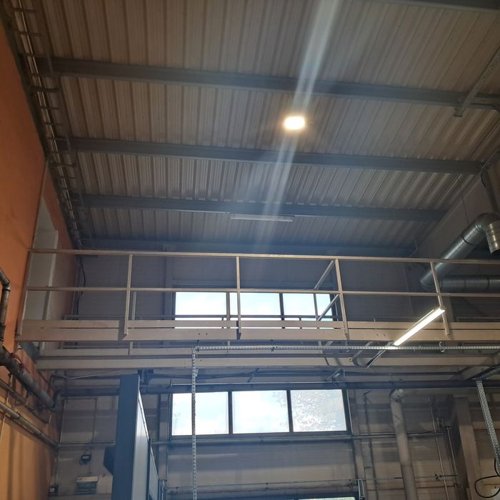 Sprzedam antresole metalową