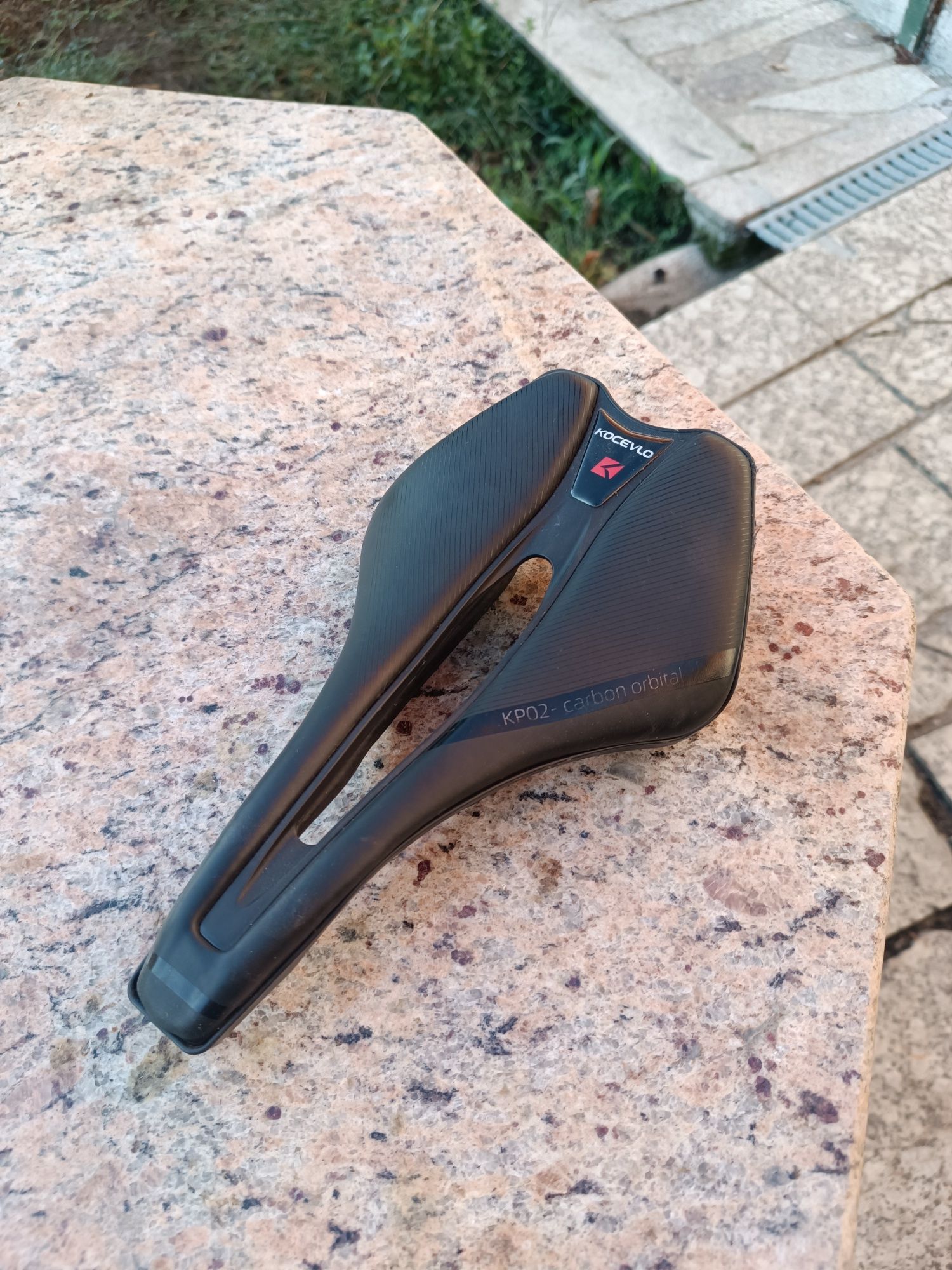 Selim carris carbono 143mm