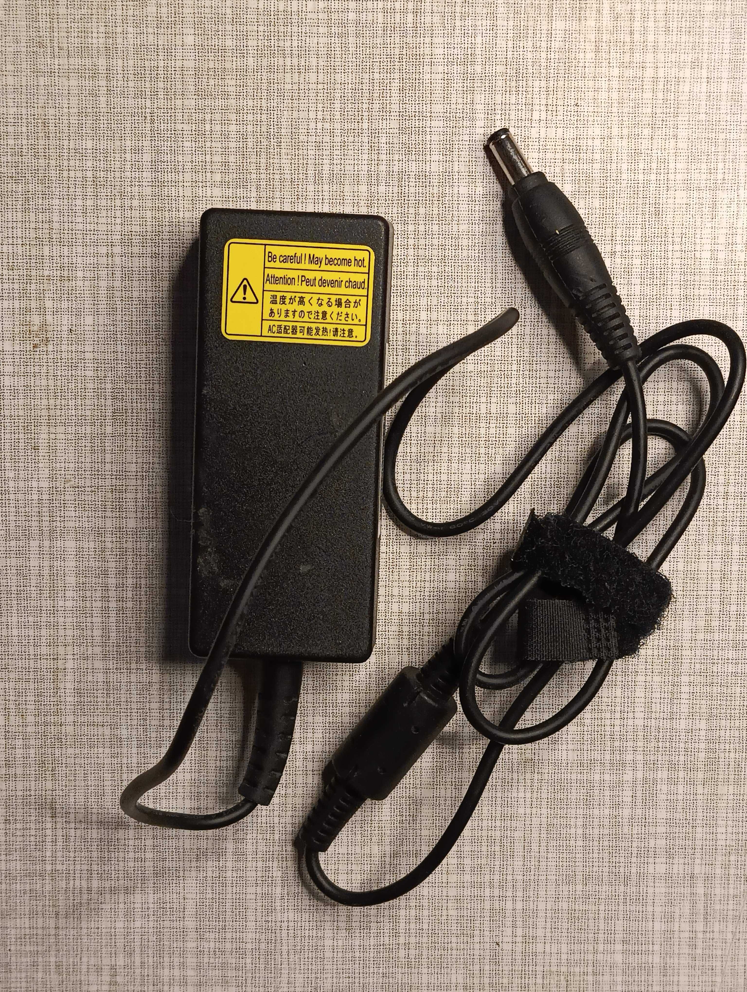 Блок живлення зарядне до ноутбука TOSHIBA 19V 1.58A (5.5X2.5mm)