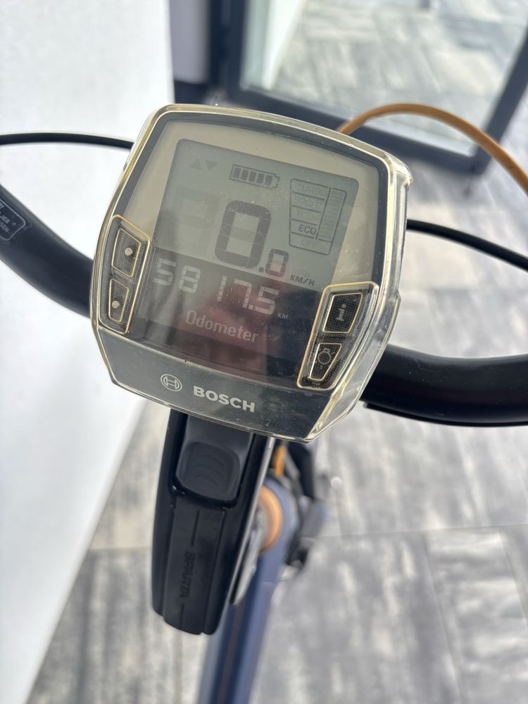 Elektryczna Sparta M8 B, centralny Bosch Active, Magura