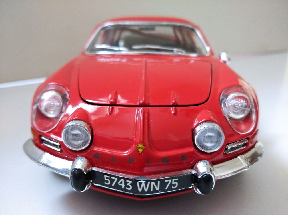 Renault Alpine модель