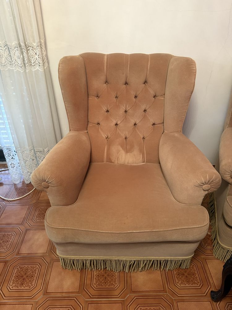 Moveis e sofas antigos