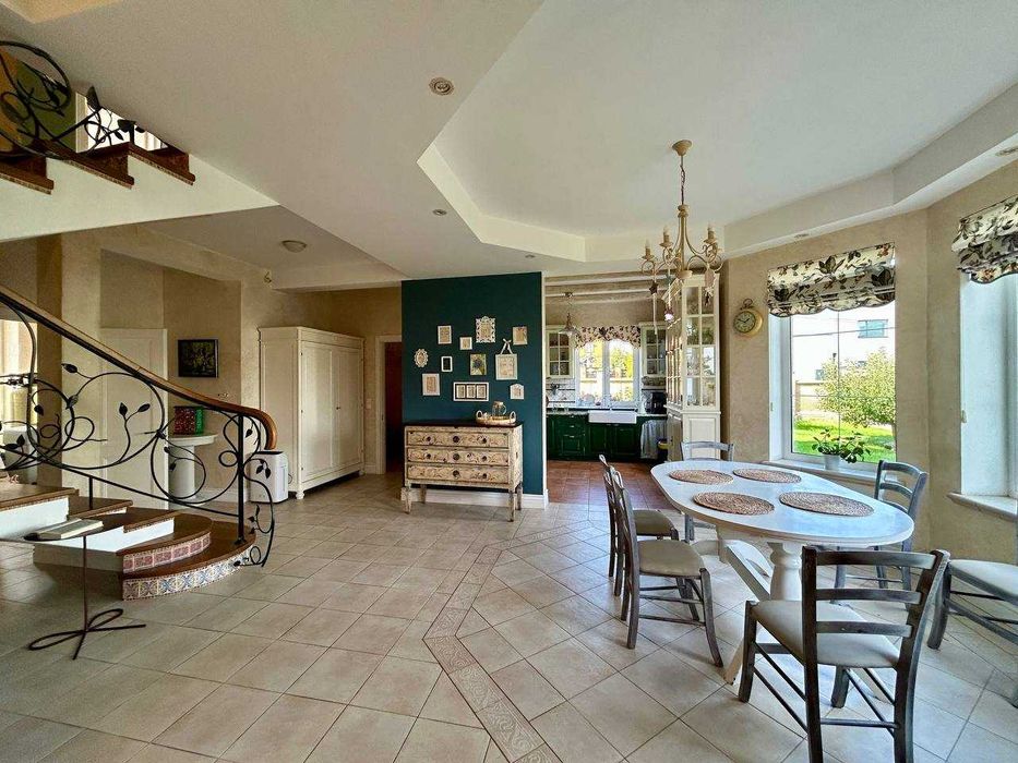 Продаж будинку з дизайнерським ремонтом в Ірпені, вул. Висоцького