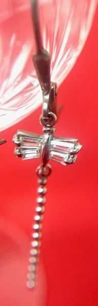 srebrne kolczyki w kształcie ważki z cyrkoniami