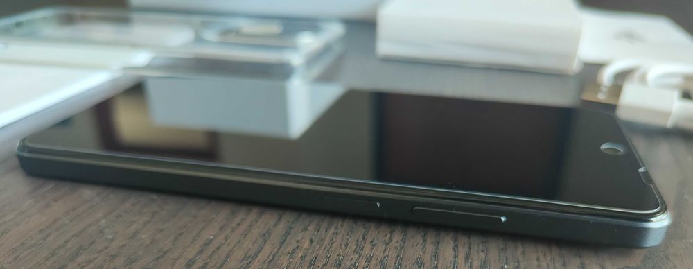 Oppo A40, 4GB + 128GB