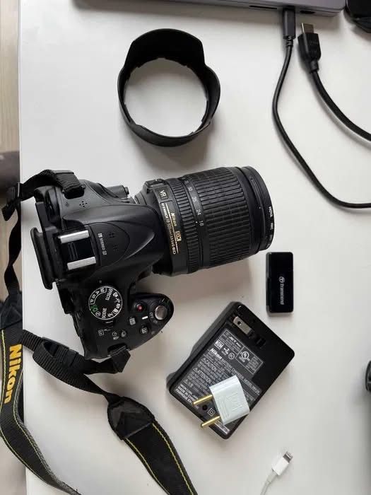Фотоаппарат Nikon D5200 + объектив Nikkor 18-105mm, б/у