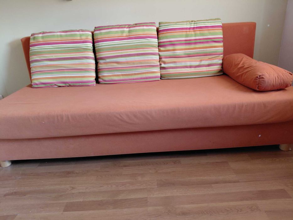 Kanapa - wersalka z pojemnikiem na pościel