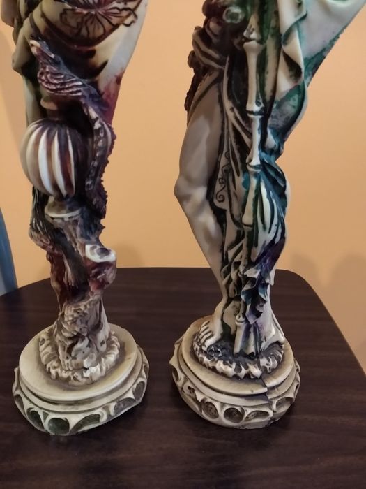 Figurki chińskie 2 szt. z alabastru.