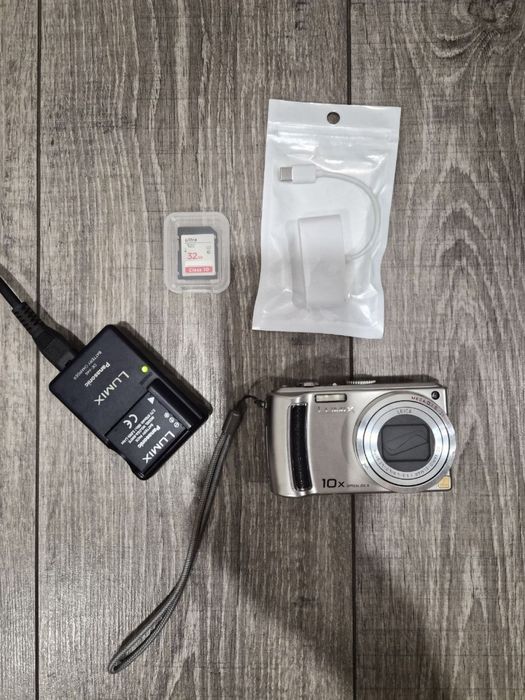 Panasonic Lumix DMC-TZ4 вінтажна мильниця.