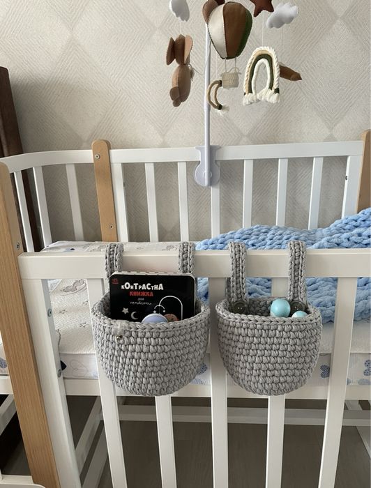 Дитяче ліжко з маятником і матрасом