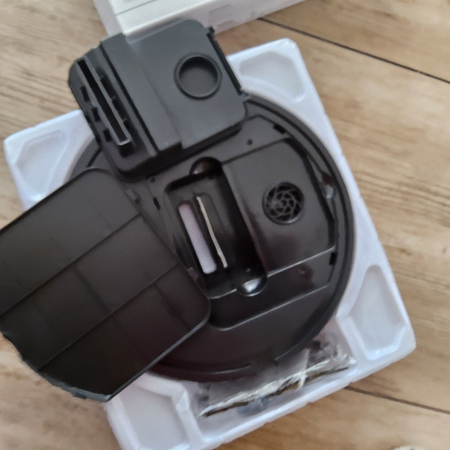 Robot Odkurzający, Robot Odkurzający z Samoładowaniem,