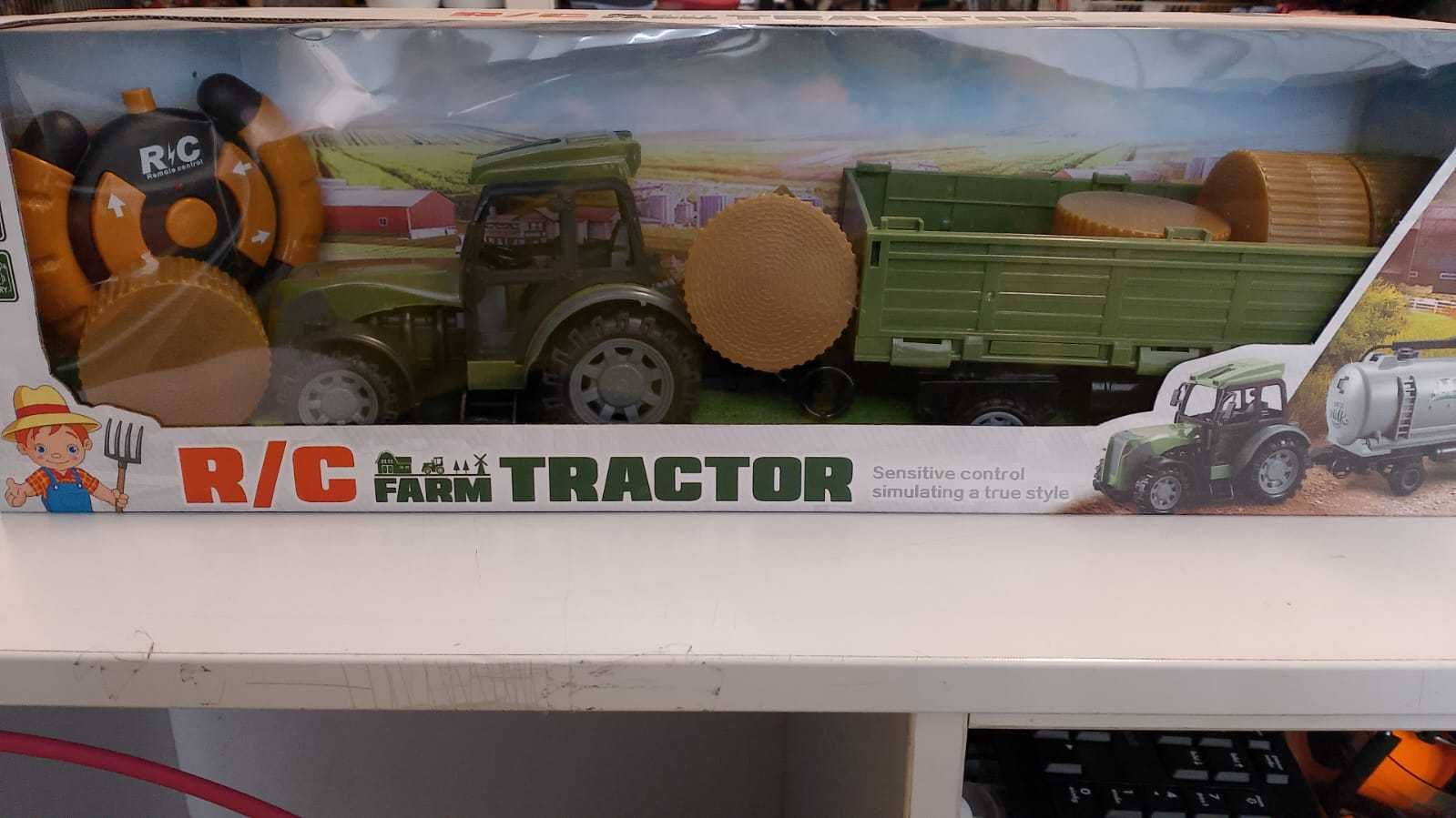 Zabawka   traktor