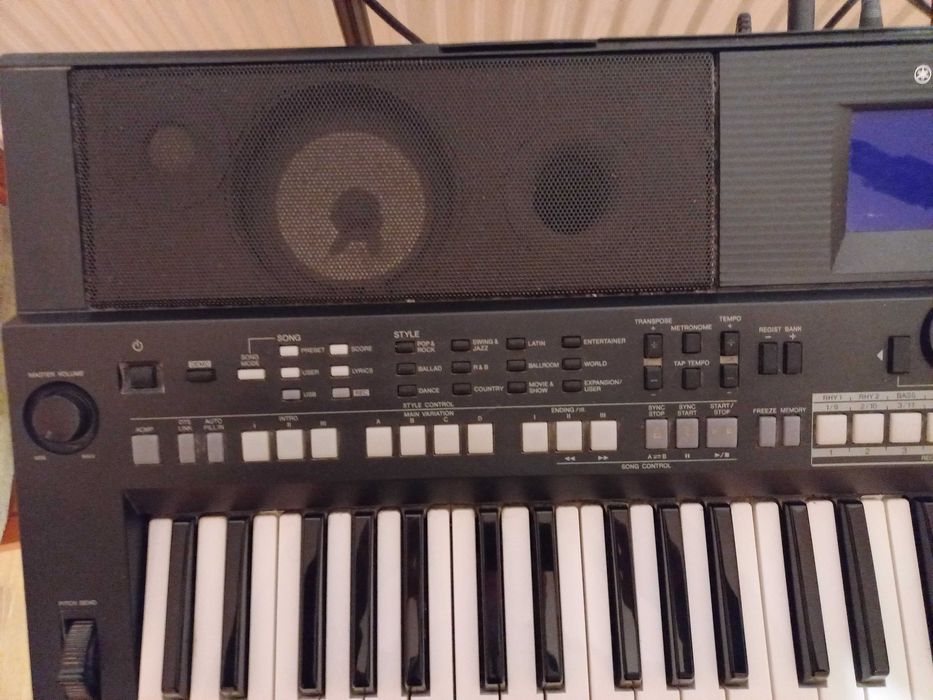 Yamaha psr s 650