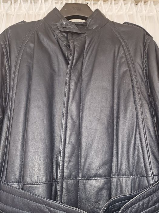 Płaszcz skórzany. Granatowy. Wielkość xl
Granatowe. Granatowy.