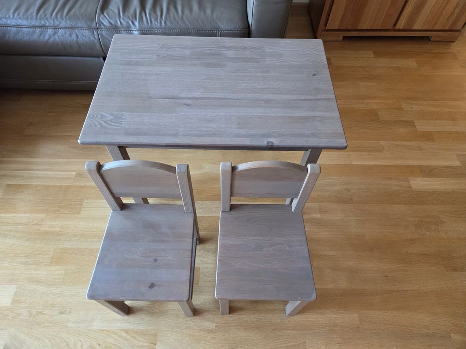 Zestaw stolik i 2 krzesla Sundvik IKEA