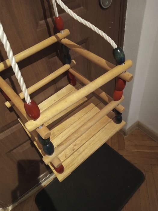 Huśtawka drewniana do mieszkania lub na działkę
