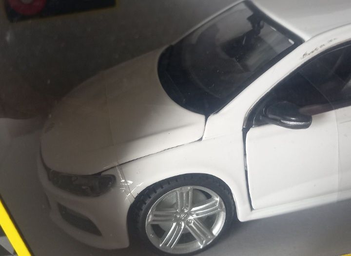 Scirocco escala 1:24 bburago